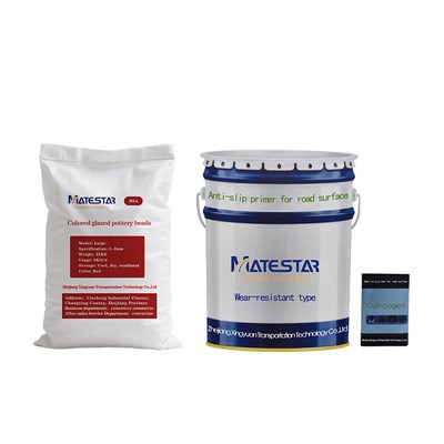 Cestni premaz proti zdrsu