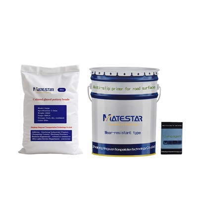 Barvita barva za označevanje cest proti zdrsu